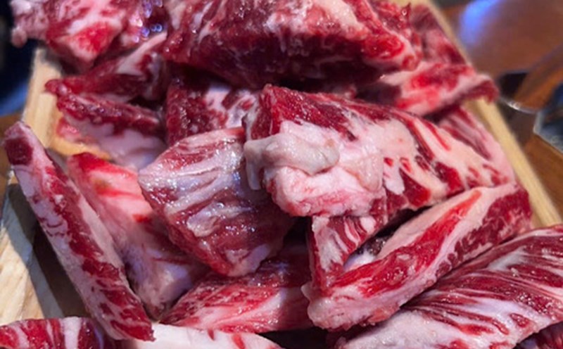 Si quieres aumentar la funcion hepatica y renal es necesario limitar la ingesta de carne roja. Foto: Quang Minh.