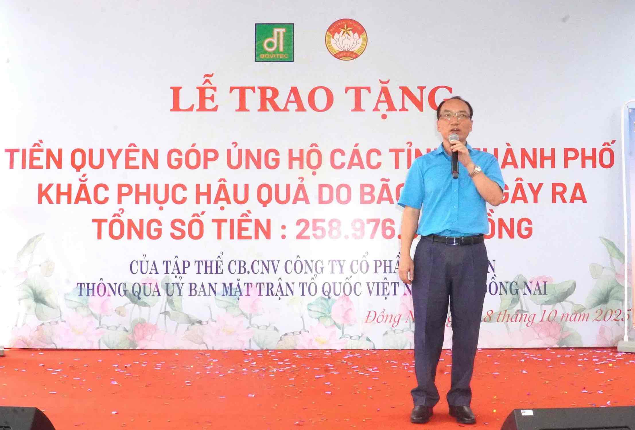 Pho Chu tich Lien doan lao dong tinh Dong Nai Nguyen Duc Thang phat bieu tai buoi le. Anh: HAC