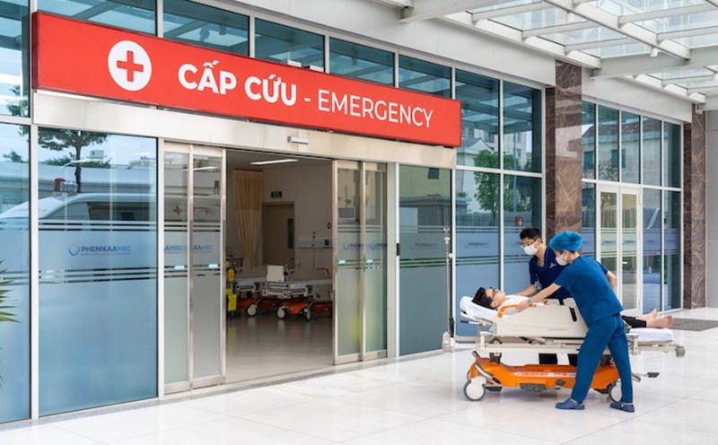 The number of nurses per doctor in our country is very low. The work of nurses is very stressful. Photo: Duc Van