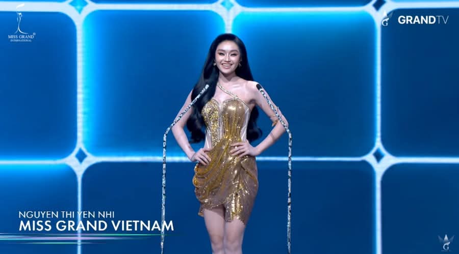 Dai dien Viet Nam - Hoa hau Nguyen Thi Yen Nhi lo dien trong dem chung ket.