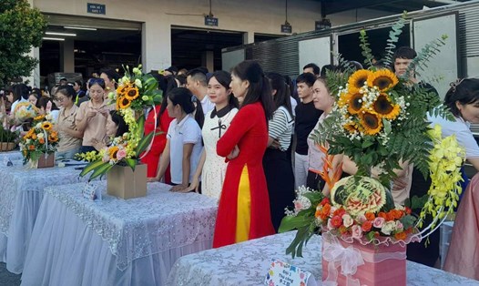 Các tác phẩm dự thi của công nhân Công ty CP Paishing Việt Nam (Hải Phòng). Ảnh: Đức Hiển