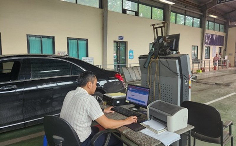 Khanh Hoa advierte sobre la situacion de falsificacion de personal de registro engaño para registrarse en linea cambio de certificado de inspeccion. Foto: Minh Hanh