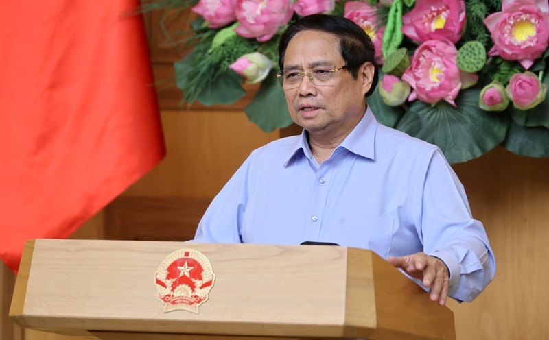 Politburo member and Prime Minister Pham Minh Chinh requested not to create "sub-licenses" affecting people and businesses. Photo: Nhat Bac/VGP