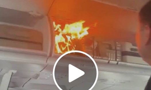 Cháy pin trên máy bay ở Trung Quốc. Ảnh cắt từ video hiện trường vụ việc