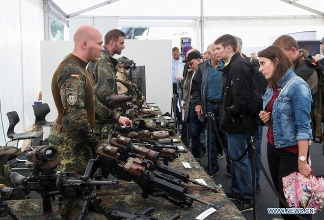 The German army introduced weapons to visitors at an event. Photo: Xinhua