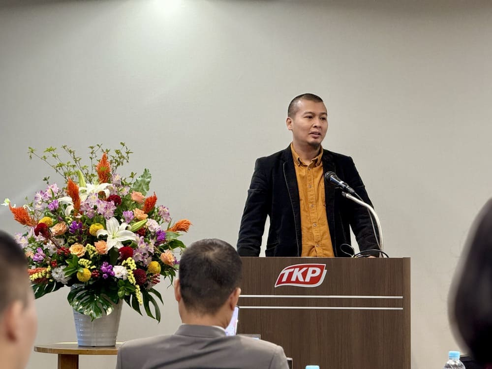 ghe si Le Huu Hieu phat bieu tai Hoi nghi quoc te “Cong nghiep van hoa – Dong luc chien luoc trong phat trien ben vung”. Anh: Nhan vat cung cap