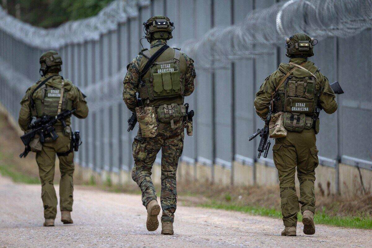 Polish Border Guards patrol the Polish-Belarus border in Polowce-Pieszczatka, Poland. Photo: AFP