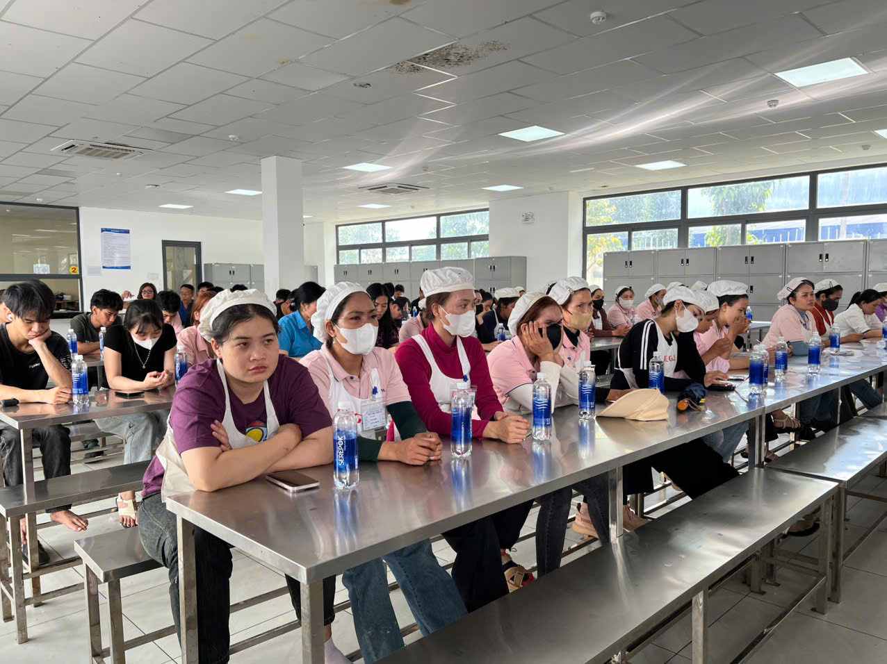 Doan vien, nguoi lao dong tham gia hoi nghi. Anh: Le Duyen
