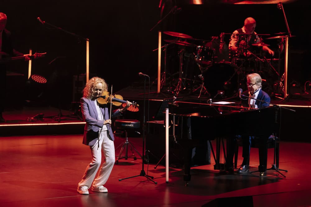 The Secret Garden band sublimated at a concert in Hanoi. Photo: Organizing Committee