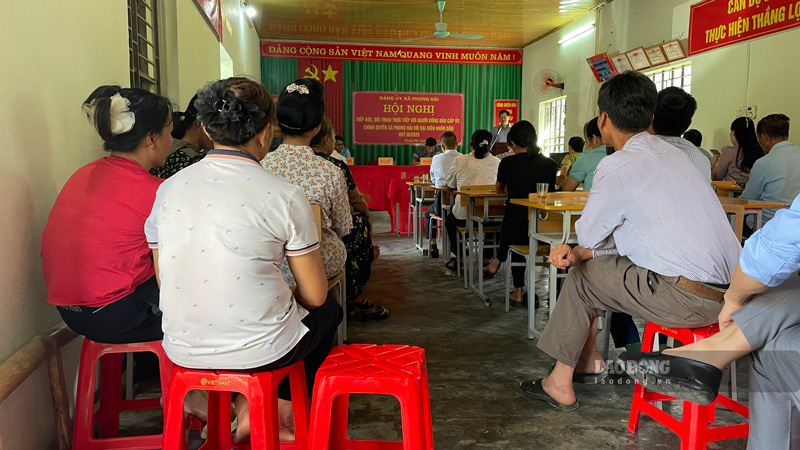 UBND xa Phong Hai thuong xuyen to chuc doi thoai de tiep thu y kien nguoi dan va tim giai phap khac phuc. Anh: Dinh Dai