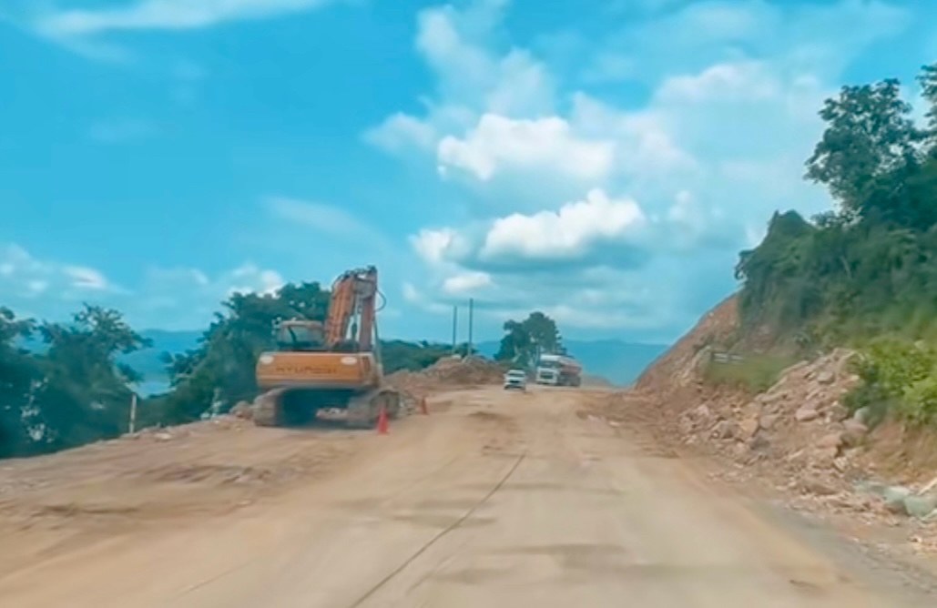 May moc thi cong tren cong truong. Anh: Duy Tuan