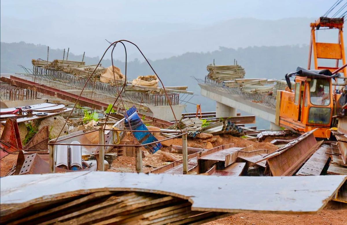 Vi tri thi cong cau can giua deo Dai Ninh. Anh: Duy Tuan