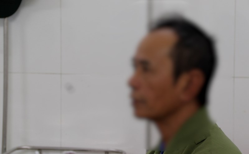 Having the habit of eating spring rolls and sticky rice, a man was shocked to discover that the frog was making a nest in his brain. Photo: My Linh