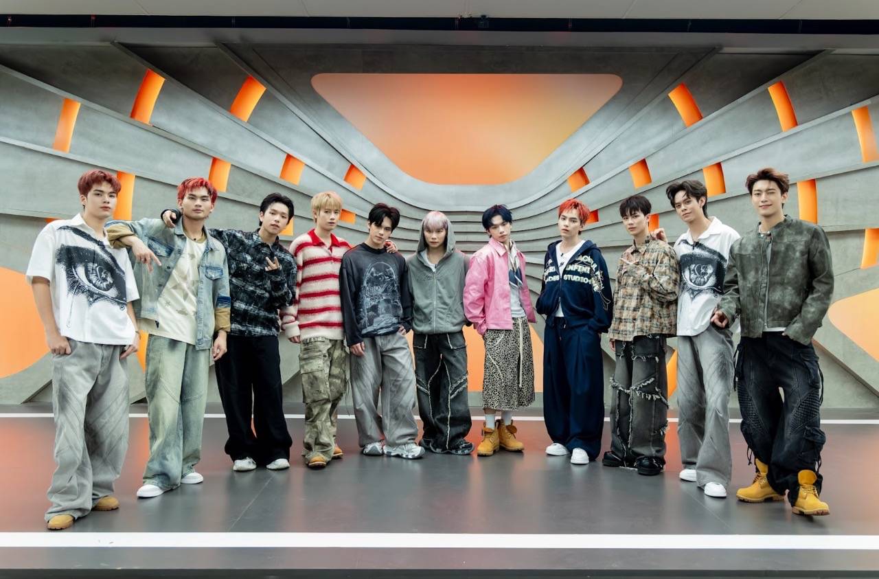 Grupo 'Tan Binh Thang Cap' del programa 'Tan binh toan nang'. Foto: Productor.