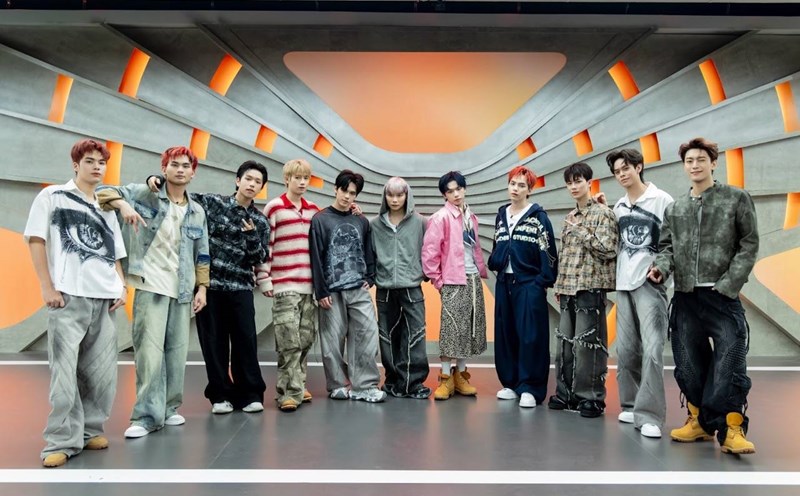 The "New Binh Thang Cap" group of the "All-round Rookie" program. Photo: Producer.