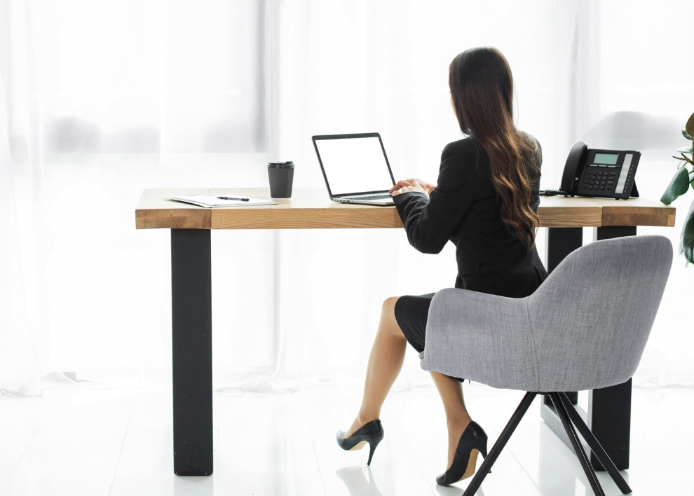 After a long time, the silent enemy of health. Photo: Thuy Duong