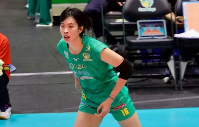 Thanh Thuy duoc thu suc o vi tri doi chuyen trong tran dau vua qua. Anh: Gunma
