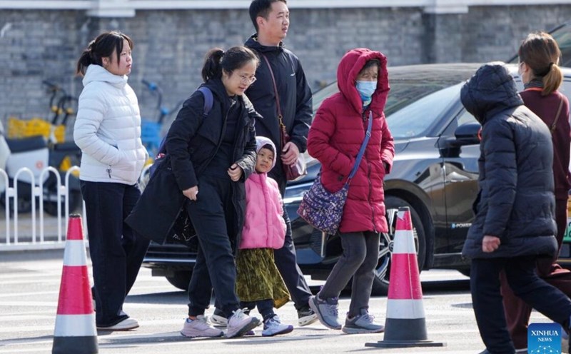 Ola de fuerte aire frio en Beijing China el 18 de octubre debido a la influencia de un bloque de aire frio fuerte que se esta moviendo del norte al sur. Foto: Xinhua