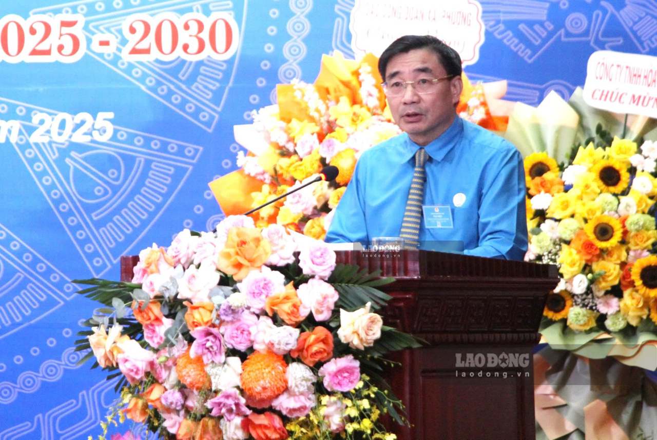 Ong Nguyen Chuong Phat - Chu tich Lien doan Lao dong tinh Lao Cai phat bieu chi dao tai Dai hoi. Anh: Van Duc