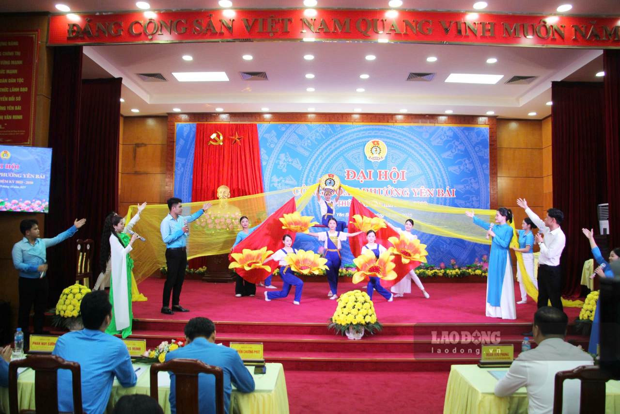 Chuong trinh van nghe dac sac dien ra tai Dai hoi. Anh: Van Duc