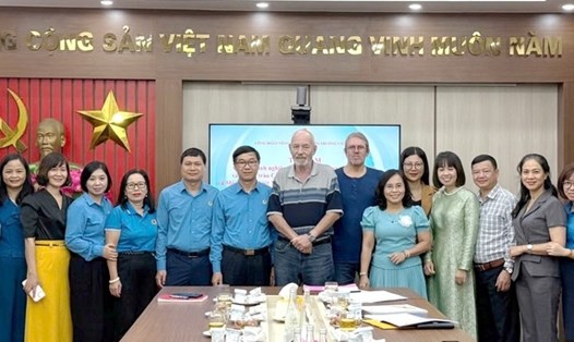 Tọa đàm chia sẻ kinh nghiệm hoạt động Công đoàn giữa Công đoàn Nông nghiệp và Môi trường Việt Nam với UIS có nhiều nội dung thiết thực. Ảnh: CĐN