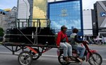 Campuchia vào cuộc khi khách hàng ồ ạt rút tiền khỏi ngân hàng của ông trùm Chen Zhi