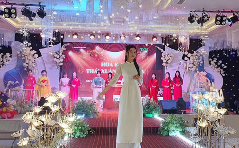 Contestants perform at the beauty pageant. Photo: Thanh Tuan
