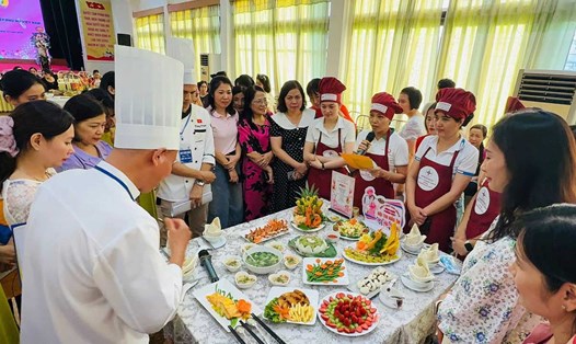 Quang cảnh Hội thi nấu ăn. Ảnh: Công đoàn Công ty Nhiệt điện Uông Bí