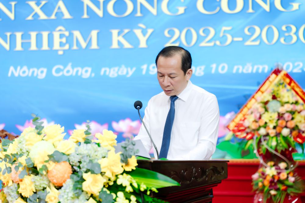 Ong Vo Manh Son - Bi thu Dang uy xa Nong Cong phat bieu tai Dai hoi. Anh: Ngoc Tuan