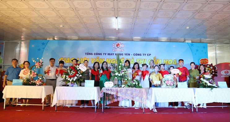 Workers of Hung Yen Garment Company - JSC enthusiastically participated in the activities organized by the Company's Trade Union on October 20. Photo: CDN