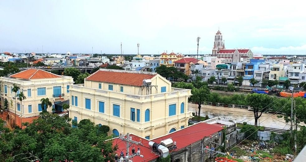 Cum nha Cong tu Bac Lieu nhin tu tren cao tai phuong Bac Lieu, noi thu hut rat dong du khach. Anh: Nhat Ho