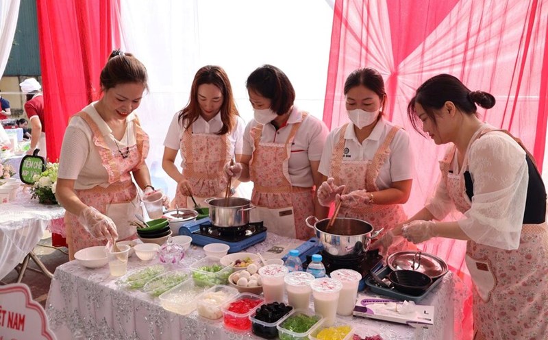 The "COLOR tea Cooking" contest shows that union members and workers are not only good at producing, participating in building a strong union organization but also showing their good skills. Photo: Phu Tho Provincial Federation of Labor.