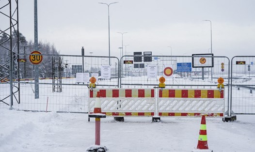 Trạm kiểm soát biên giới Vaalimaa giữa Phần Lan và Nga đóng cửa, ngày 7.12.2023. Ảnh: AFP