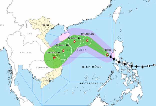 Du bao thoi tiet hom nay 20.10, bao so 12 Fengshen tien sau vao Bien Dong. Anh: Trung tam Du bao Khi tuong Thuy van quoc gia