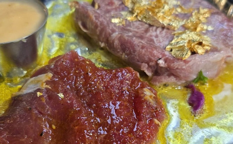 gym goers should limit eating grilled meat or fried foods that will affect the exercise results. Photo: Tuan Dat
