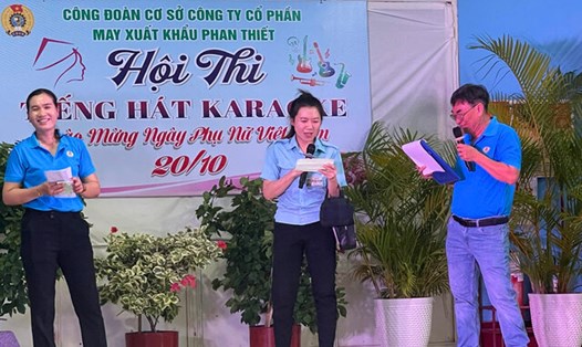 Công đoàn cơ sở Công ty CP May xuất khẩu Phan Thiết tổ chức thi hát karaoke và tìm hiểu pháp luật nhân kỷ niệm Ngày Phụ nữ Việt Nam 20.10, gắn kết hơn 2800 lao động. Ảnh: Đức Lâm
