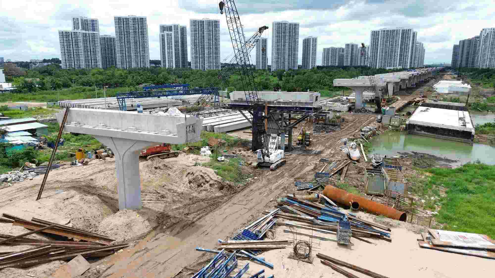 Ho Chi Minh City Ring Road 3 is expected to complete the entire route by 2026, opening a major breakthrough for regional development. Photo: Anh Tu