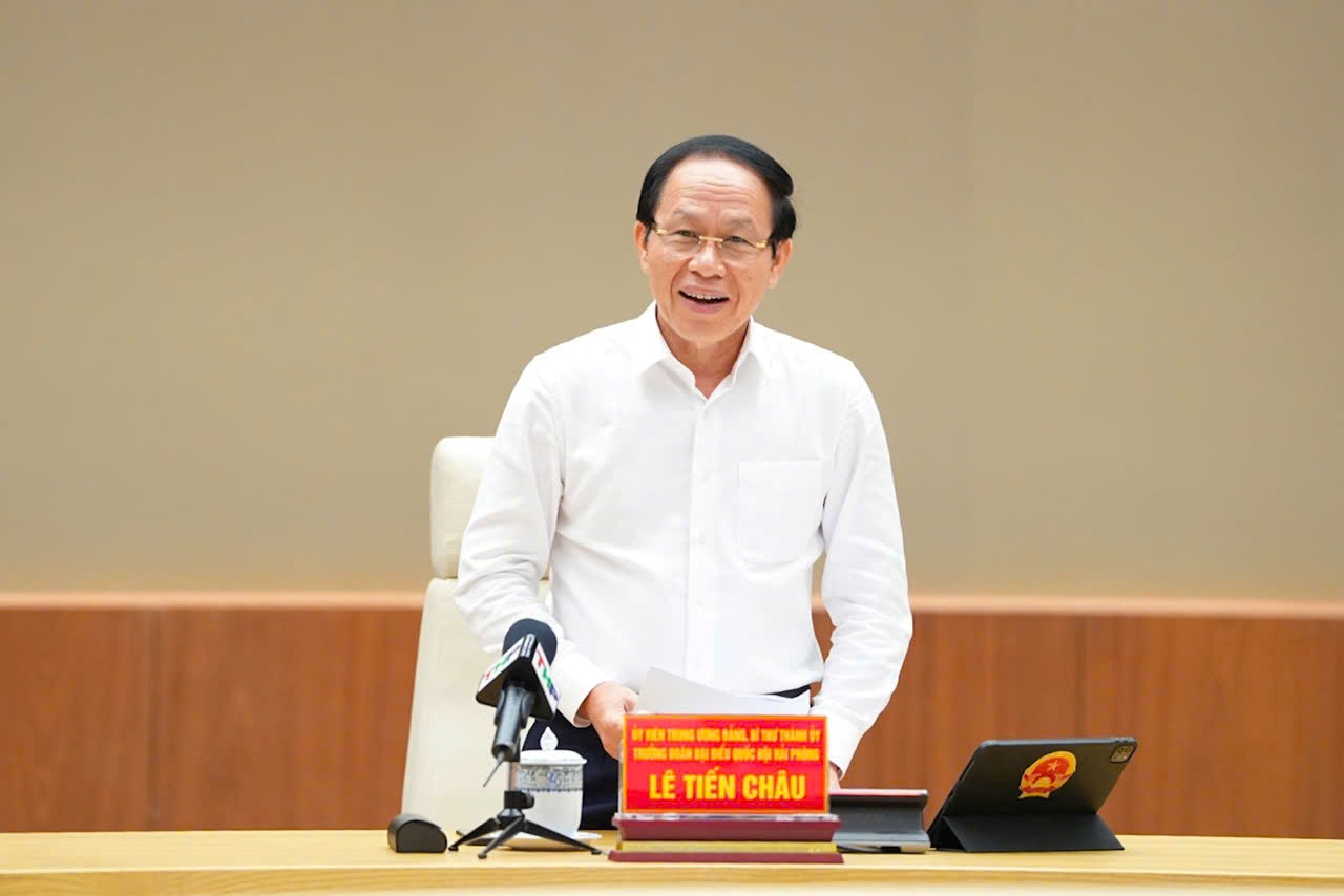 Secretary of the City Party Committee Le Tien Chau gave a speech. Photo: Hai Phong Portal
