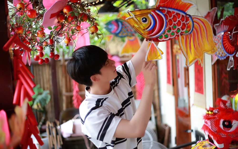 Many Hue coffee shops have become favorite check-in spots during the Mid-Autumn Festival. Photo: Ngo Hien