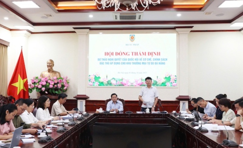 Hội đồng thẩm định đề xuất bổ sung một số cơ chế, chính sách đặc thù cho Khu thương mại tự do Đà Nẵng. Ảnh: Bộ Tư pháp