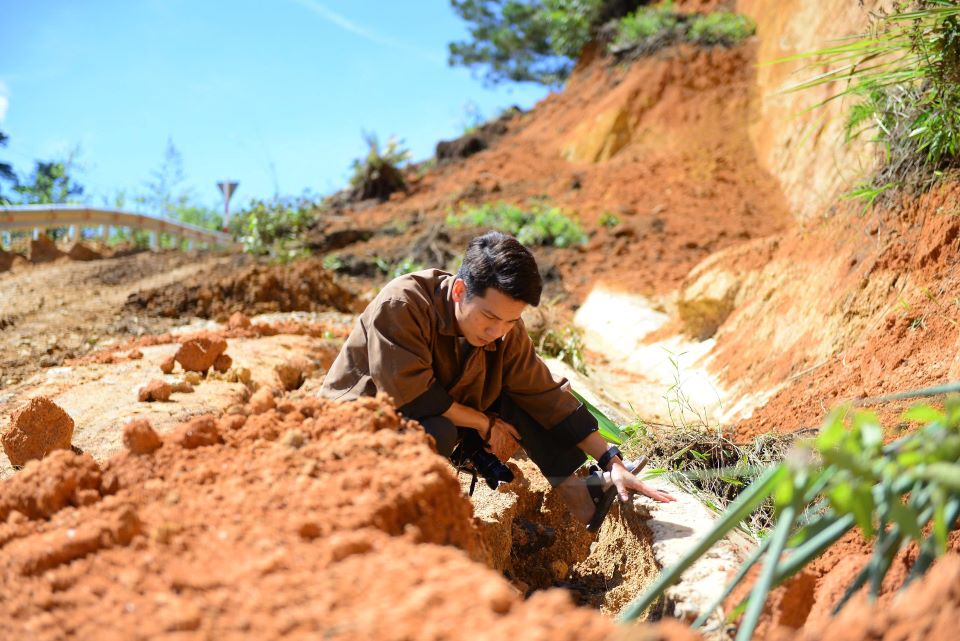 La pente min dans Lam Dong etait serieusement erodee. Photo: Lam Hong