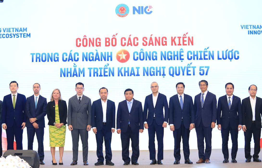 Dien dan “Thuc day doi moi sang tao, phat trien cac nganh công nghê chien lưoc”. Anh: NIC