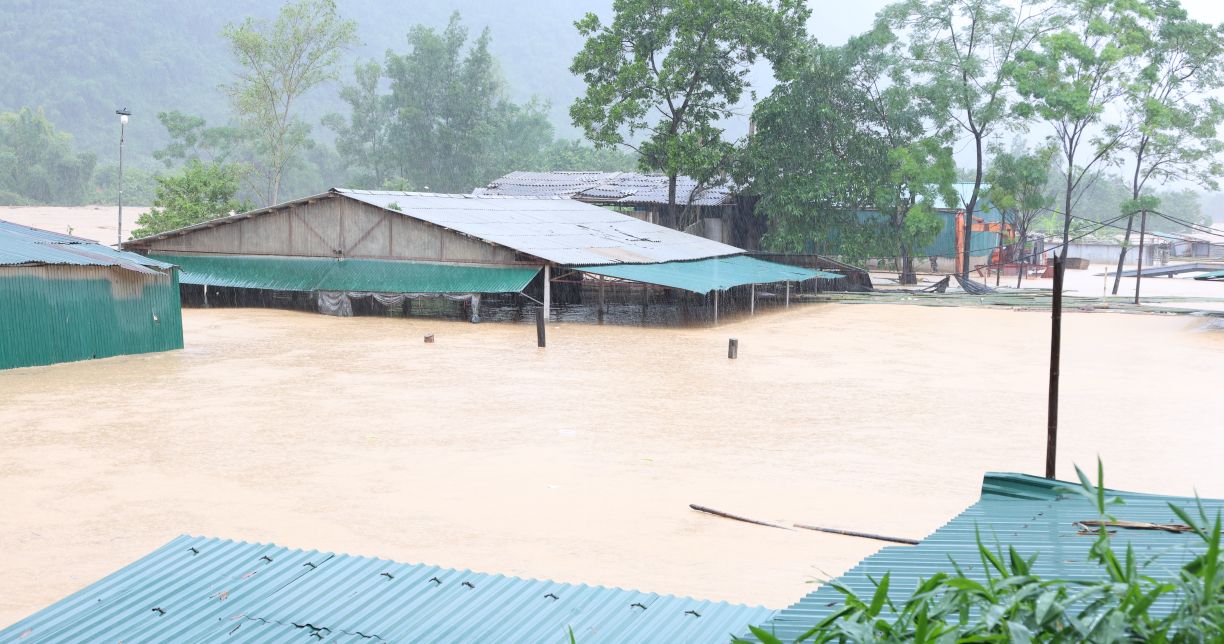 De nombreux ateliers de production de la province de Thanh Hoa sont profondement inondes apres la tempete n° 10 Bualoi. Photo : Comite populaire de la commune de Trung Ha (Thanh Hoa)