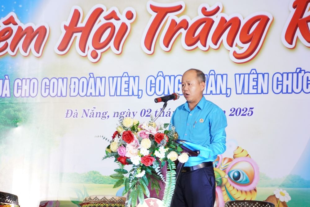 Ong Le Van Dai - Pho Chu tich LDLD TP Da Nang phat bieu tai chuong trinh. Anh: Tran Thi