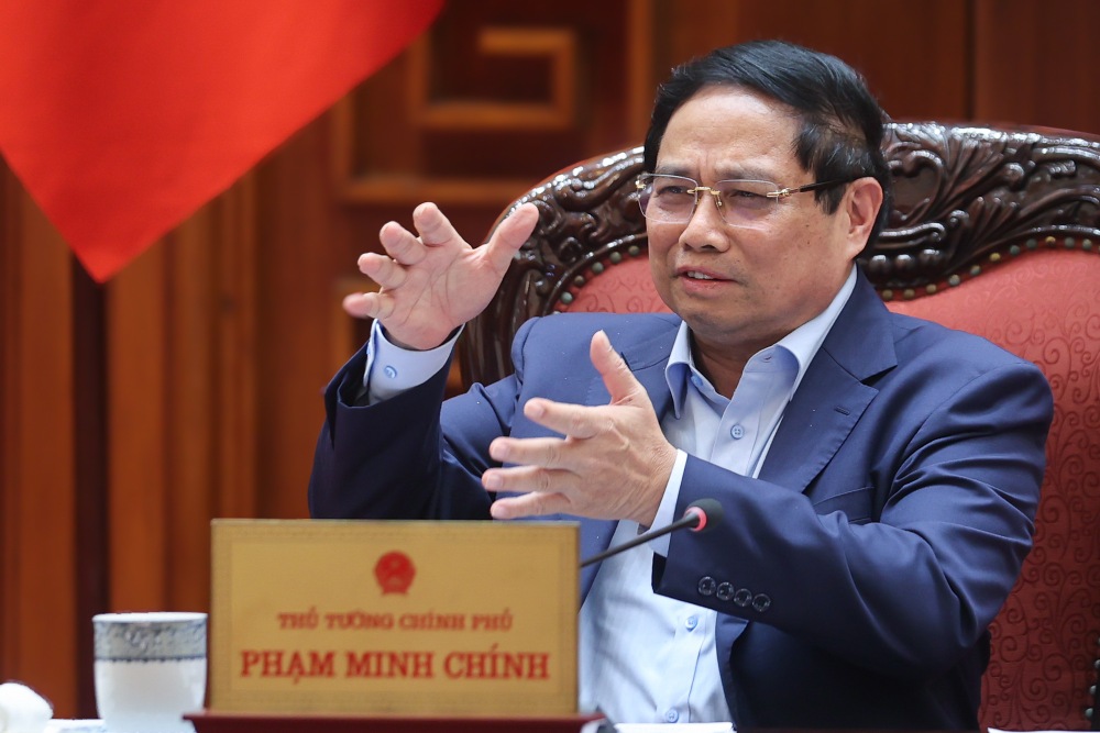 Prime Minister Pham Minh Chinh directed the promotion of railway projects, development of social housing; remove obstacles, and operate local government at both levels. Photo: Nhat Bac