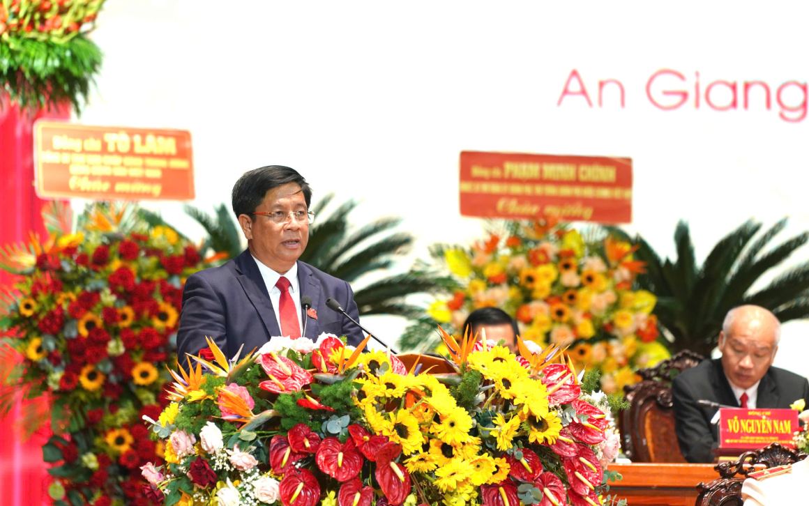 Chu tich UBND tinh An Giang Ho Van Mung phat bieu tai Dai hoi. Anh: BTC