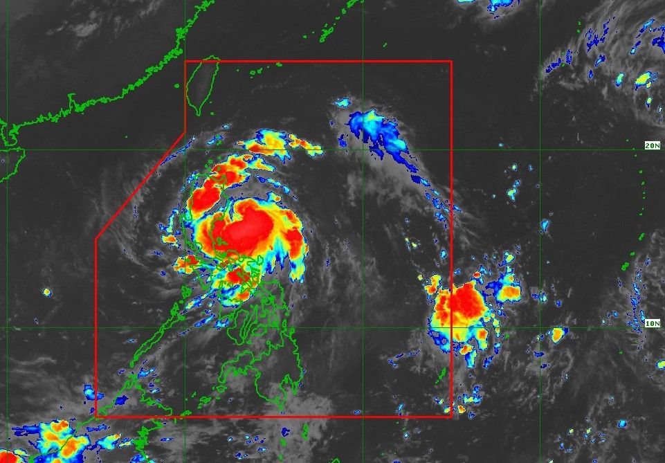 The center of storm No. 11 Matmo at 4:40 a.m. on October 3. Photo: PAGASA
