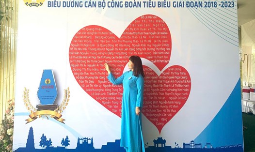 Chân dung cô giáo Bùi Thị Hải Quỳnh - Chủ tịch Công đoàn Trường THCS Nguyễn Tri Phương. Ảnh: Quảng An.