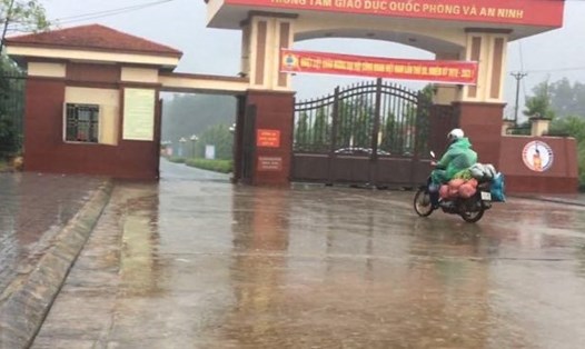 Hàng trăm sinh viên Đại học Thái Nguyên có dấu hiệu bị ngộ độc thực phẩm. Ảnh: Đặng Vũ.