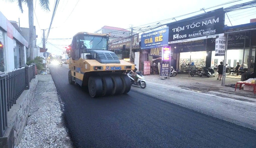 Tuyen duong duoc cai tao sau khi cu tri co kien nghi. Ảnh: Cong TTDT phuong Thien Huong